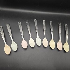 9 Vintage 1996 Baby Spoons With Hearts.  Munchkin Inc Stainless‎